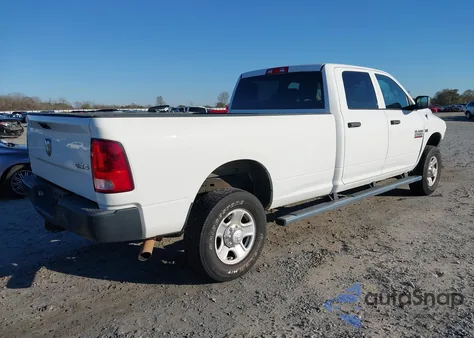 2017 Ram 2500 Tradesman 4X4 8' Box z USA, uszkodzony, nr VIN 3C6UR5HJ3HG571305